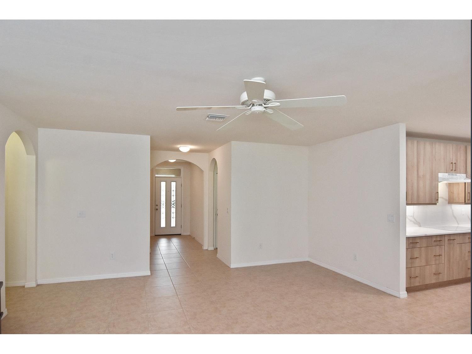 7132 Mikasa Drive Punta Gorda FL 33950 C7525319 image3