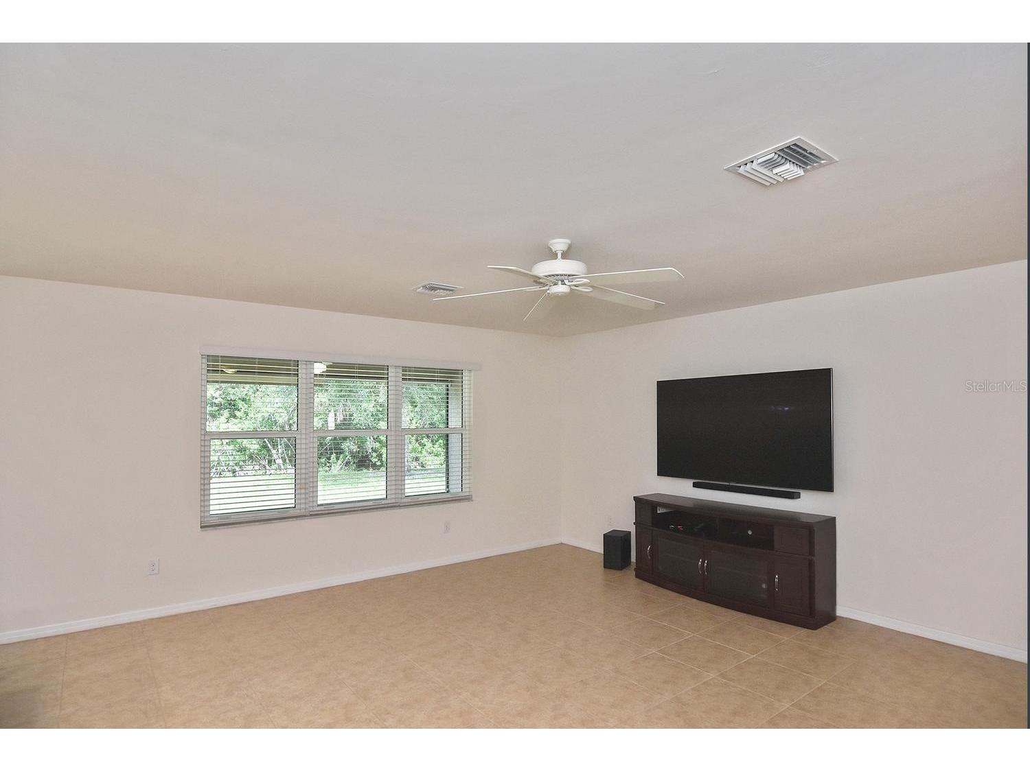 7132 Mikasa Drive Punta Gorda FL 33950 C7525319 image5