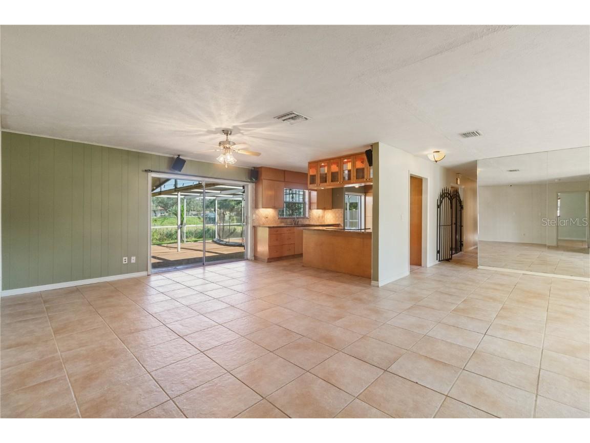 7132 Wrenwood Circle Tampa FL 33617 TB8431635 image15