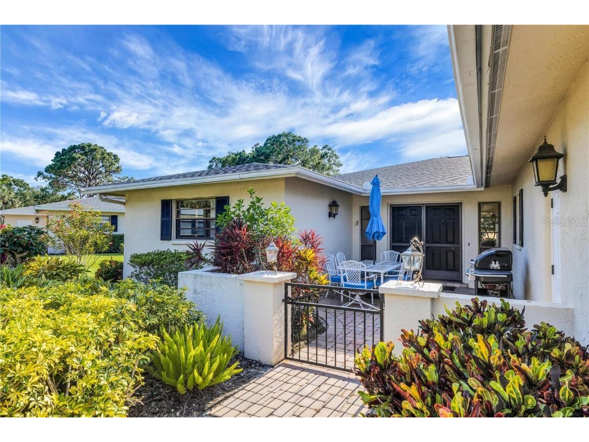 7134 Fairway Bend Circle Sarasota FL 34243 A4568523 image1