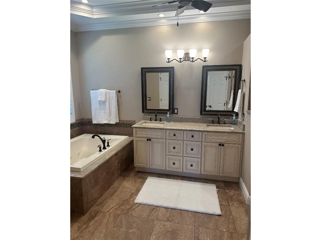 7135 Kensington Court University Park FL 34201 A4618292 image13