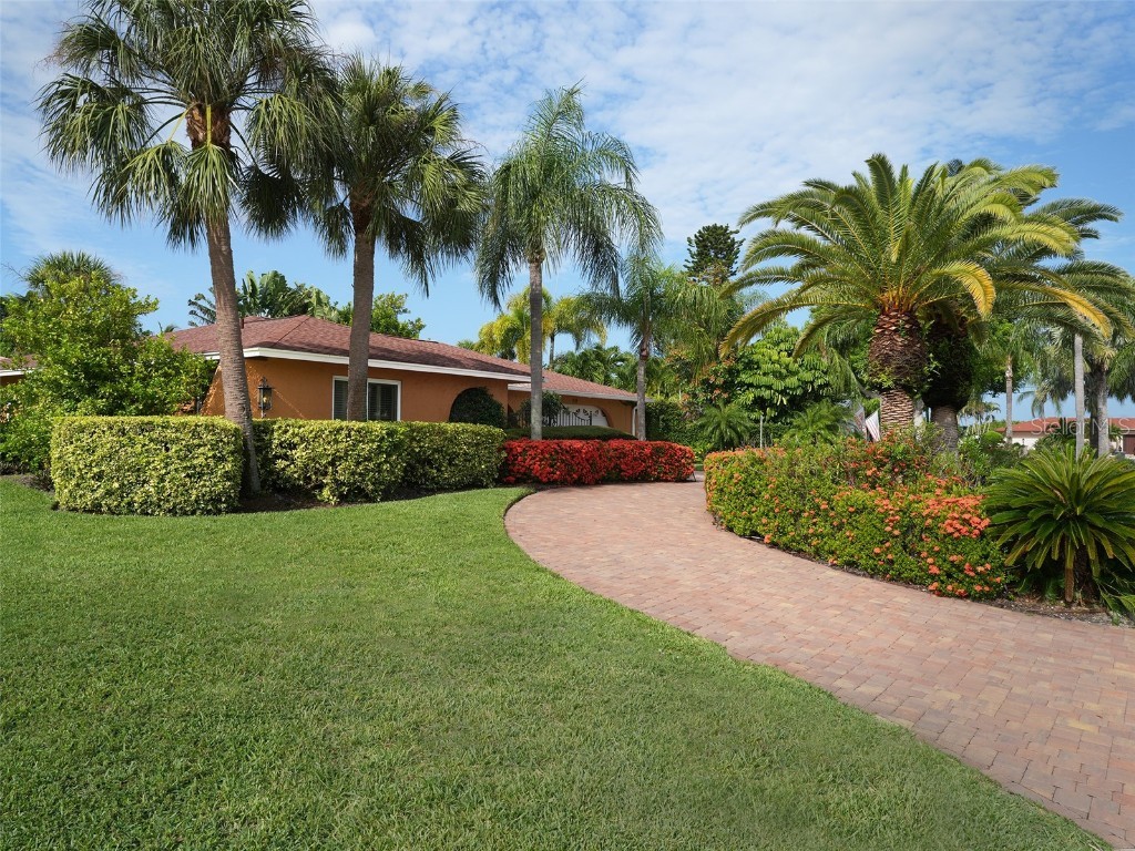 7137 Westmoreland Drive Sarasota FL 34243 - SARASOTA BAY A4621193 image1