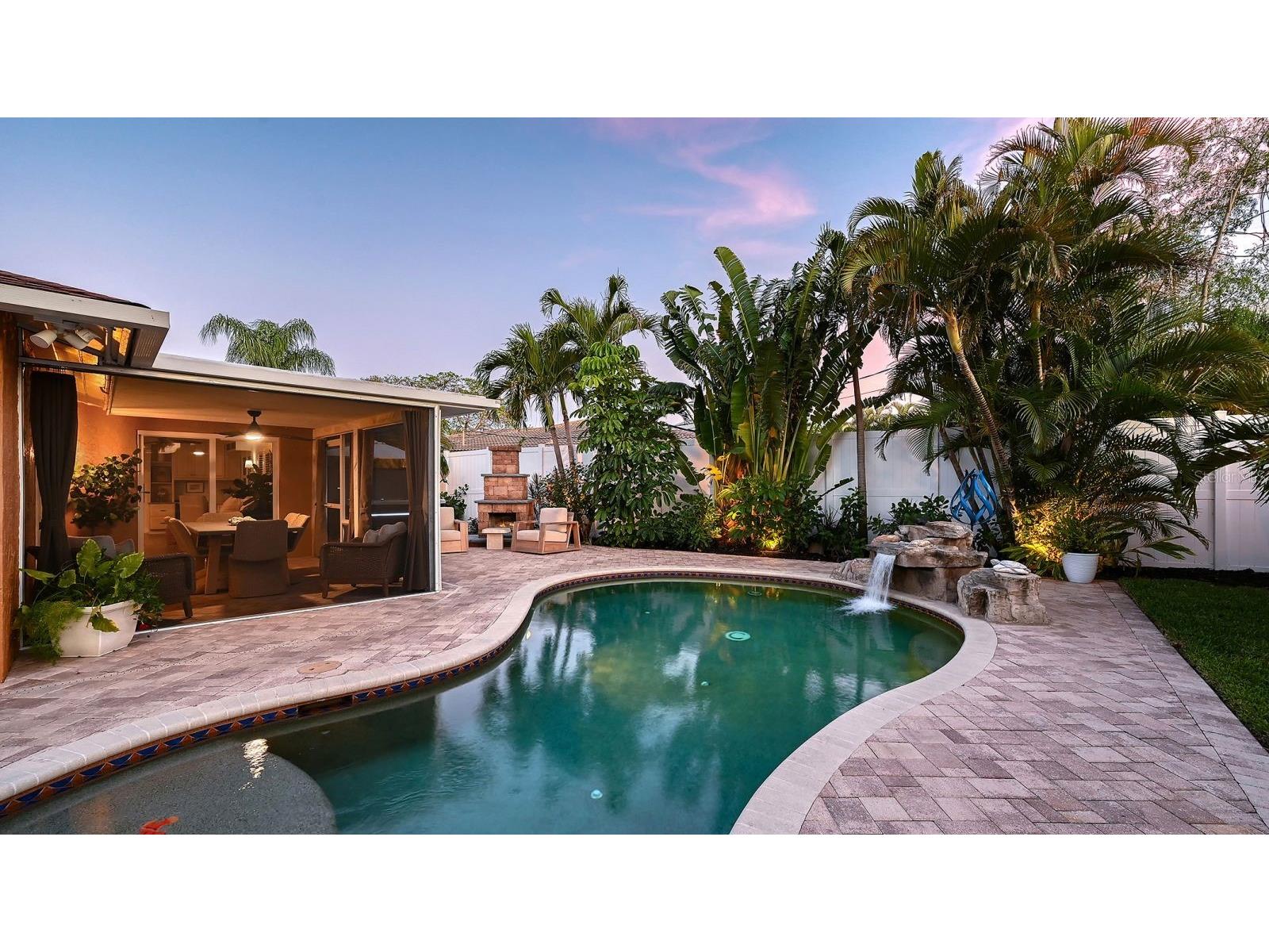 7137 Westmoreland Drive Sarasota FL 34243 - SARASOTA BAY A4690817 image3