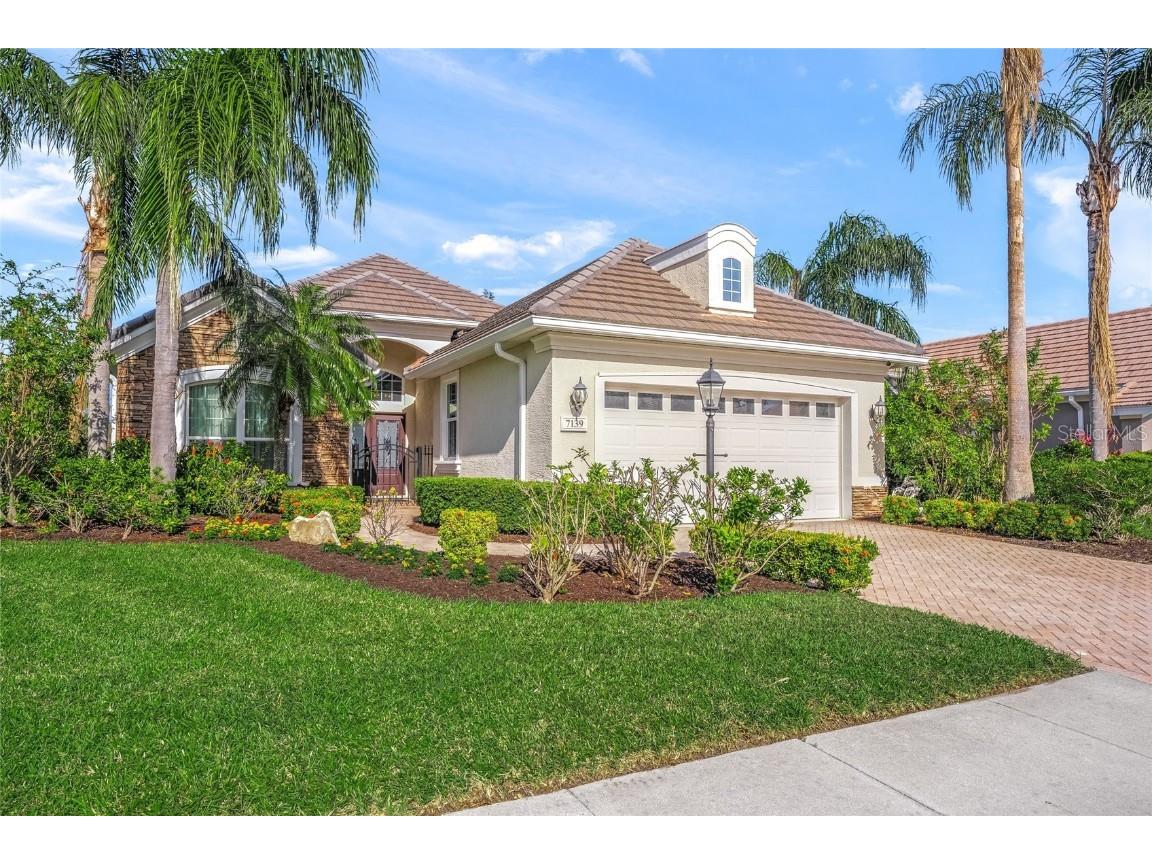 7139 Sandhills Place Lakewood Ranch FL 34202 A4628005 image1