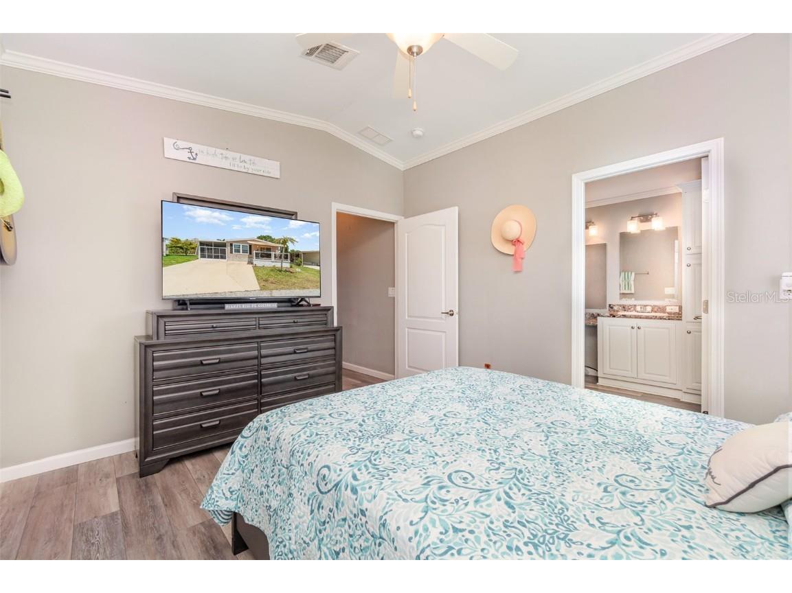 714 Fairmount Drive North Port FL 34287 C7508433 image11