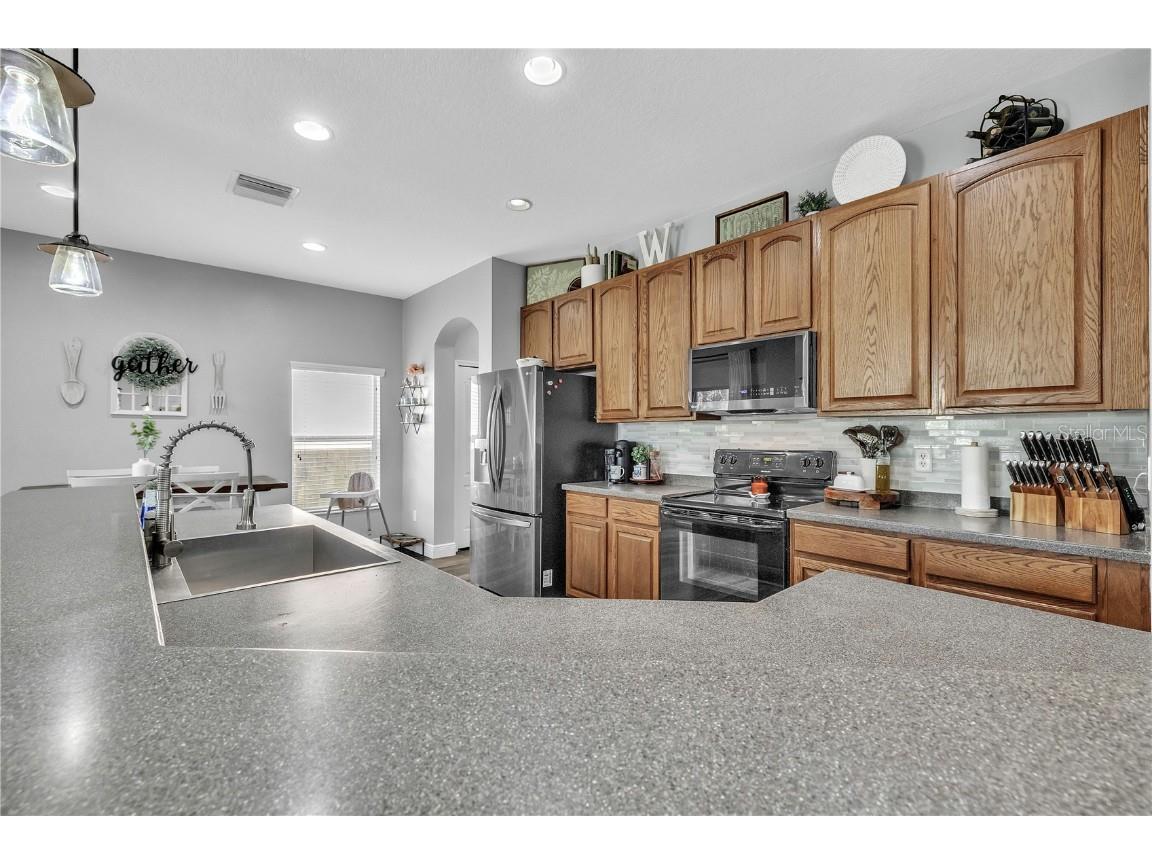 714 Griffen Heights Court Ruskin FL 33570 A4669941 image13