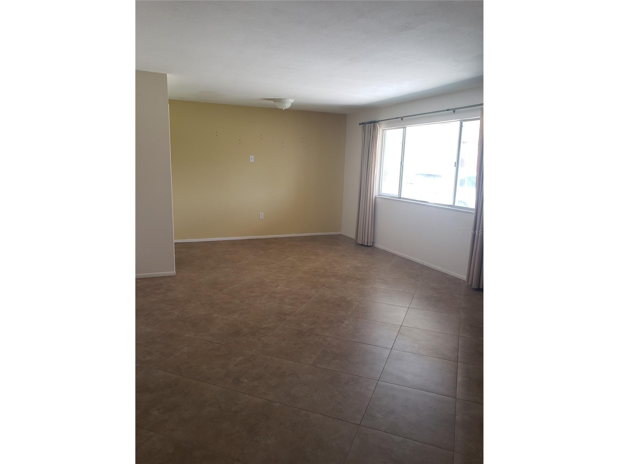 714 Indian Wells Avenue Sun City Center FL 33573 TB8498462 image2