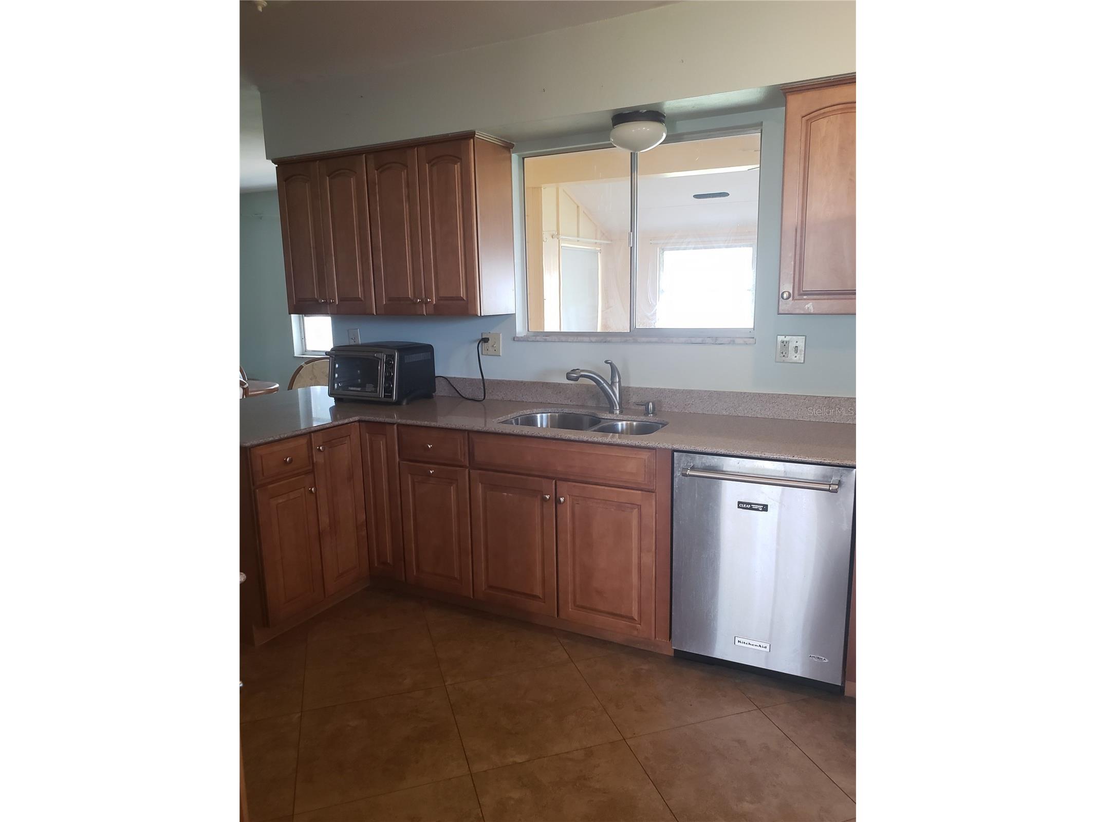 714 Indian Wells Avenue Sun City Center FL 33573 TB8498462 image4