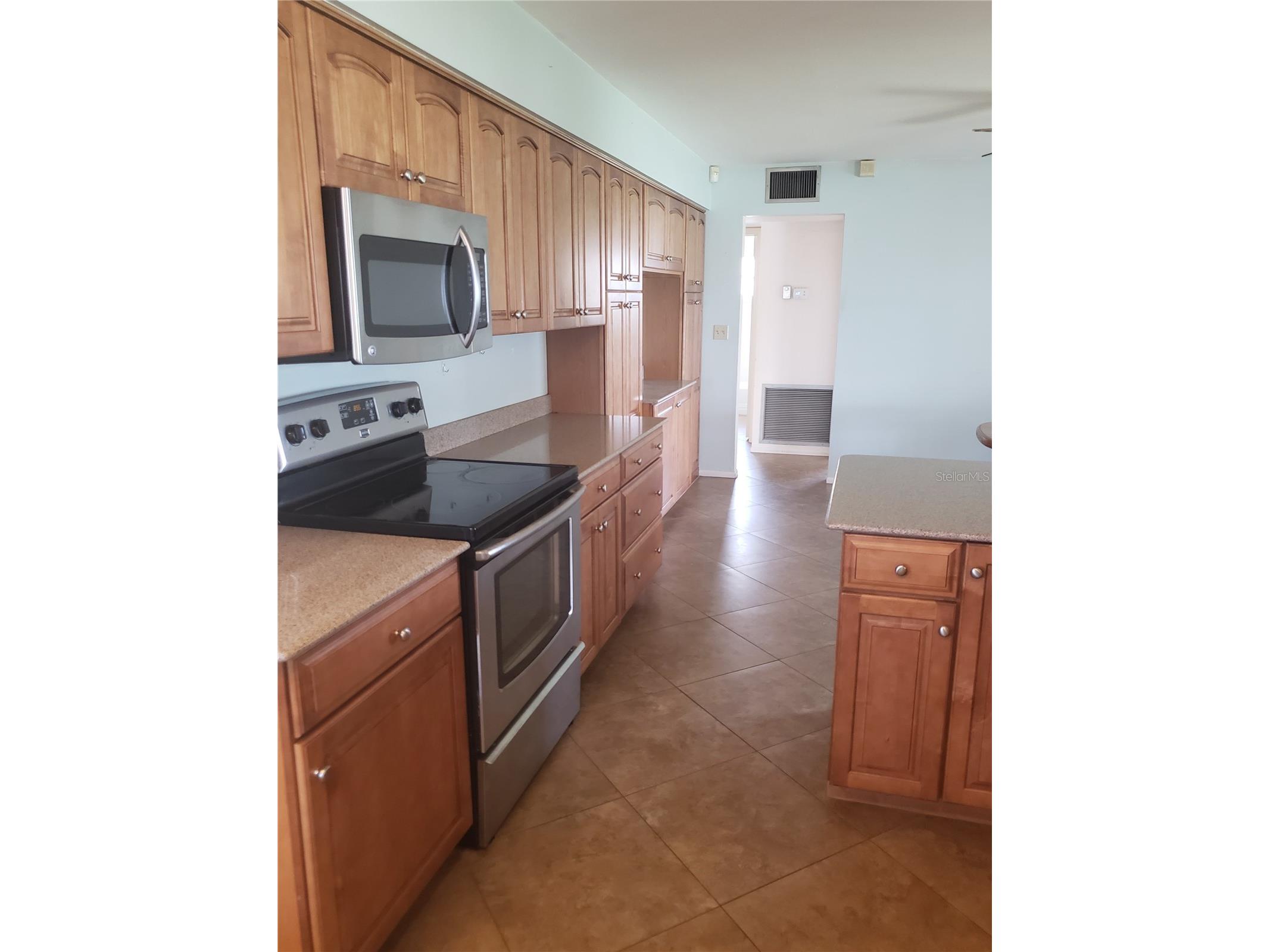 714 Indian Wells Avenue Sun City Center FL 33573 TB8498462 image5
