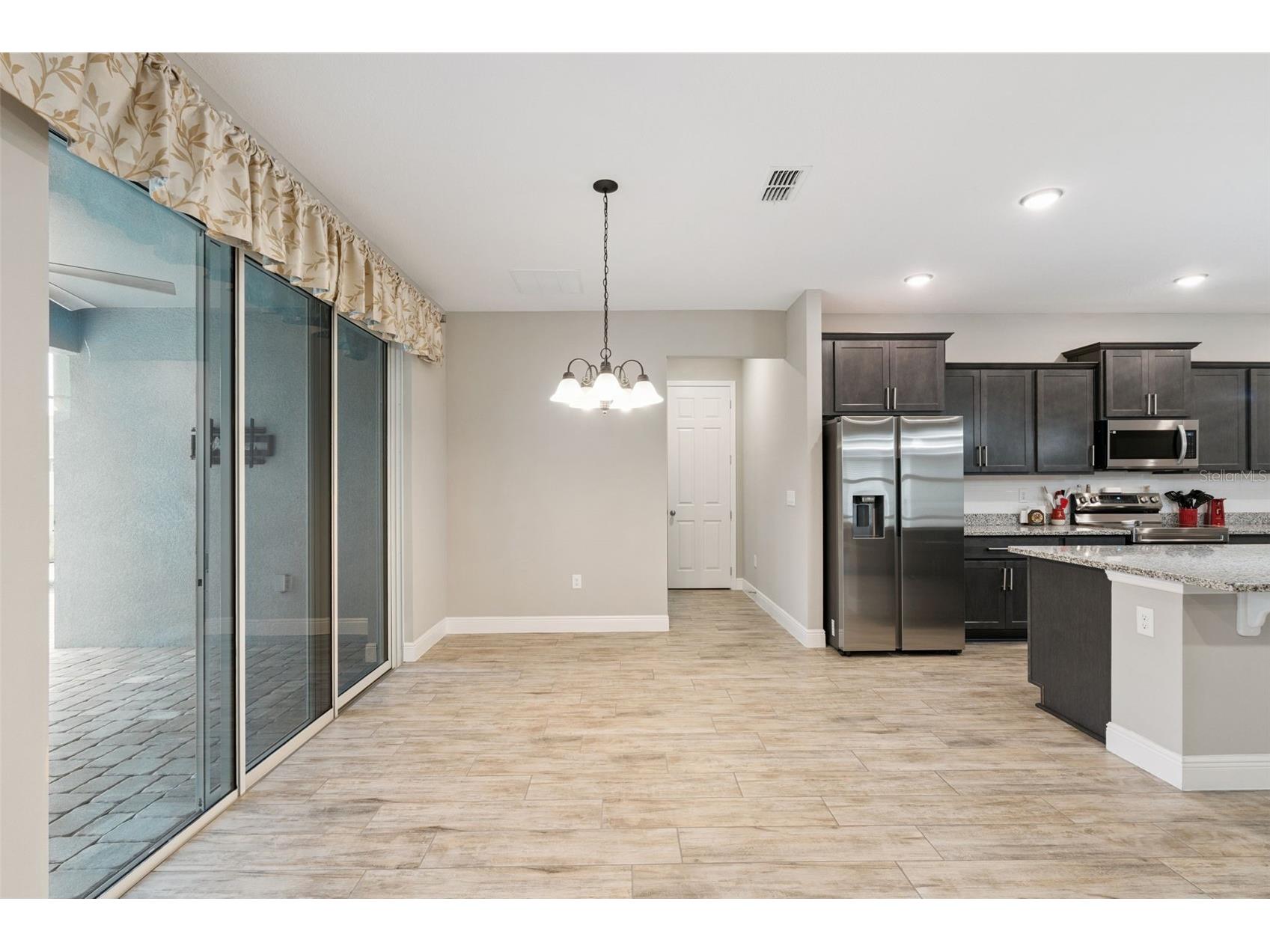 714 Oaks Shores Road Leesburg FL 34748 - LAKE GRIFFIN G5111040 image7
