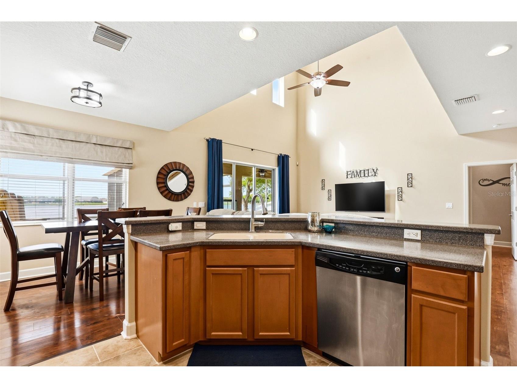 714 Tanana Fall Drive Ruskin FL 33570 TB8489295 image11