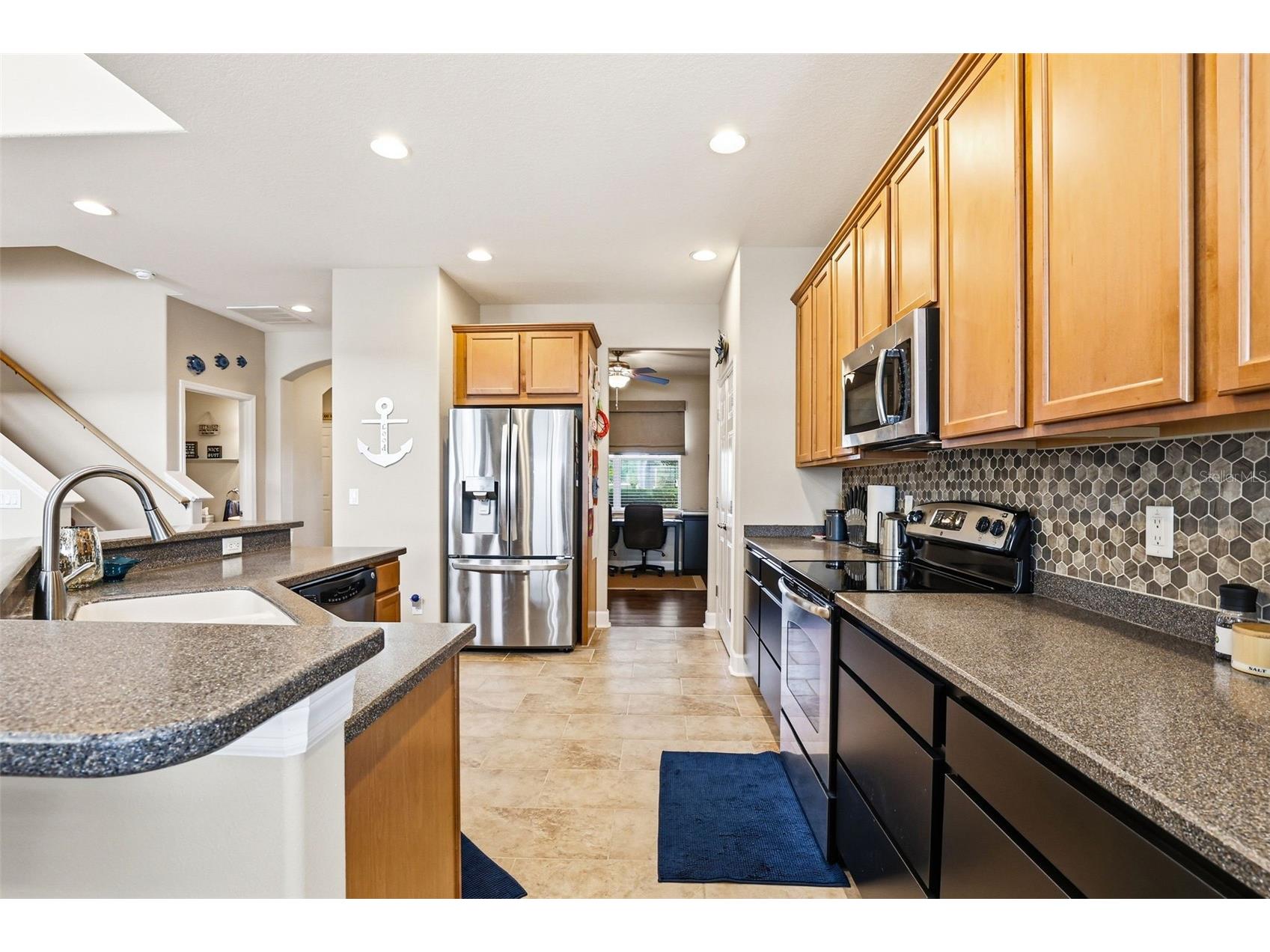 714 Tanana Fall Drive Ruskin FL 33570 TB8489295 image8