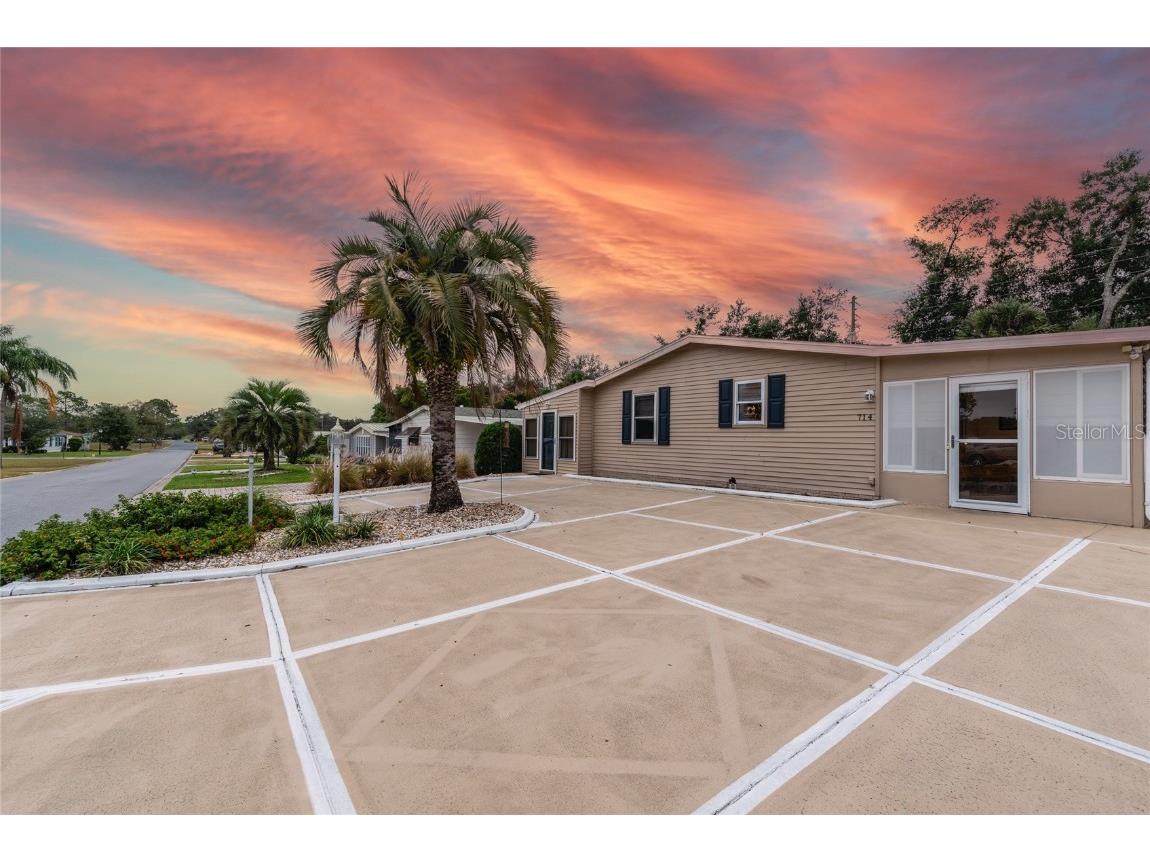 714 Tarrson Boulevard Lady Lake FL 32159 G5075570 image1