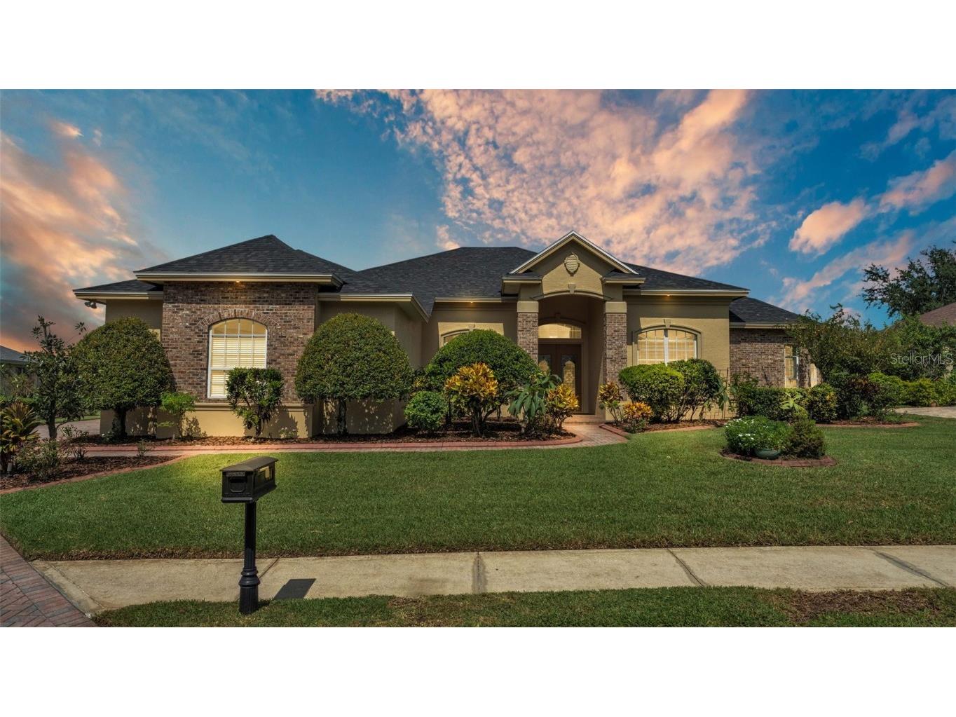 714 Whisper Woods Drive Lakeland FL 33813 L4948115 image1