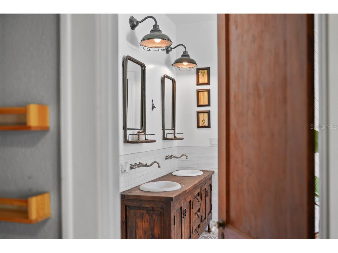 714 Woodward Street Orlando FL 32803 TB8436020 image11