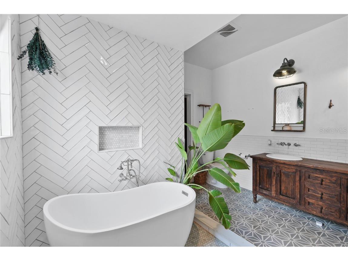 714 Woodward Street Orlando FL 32803 TB8436020 image9