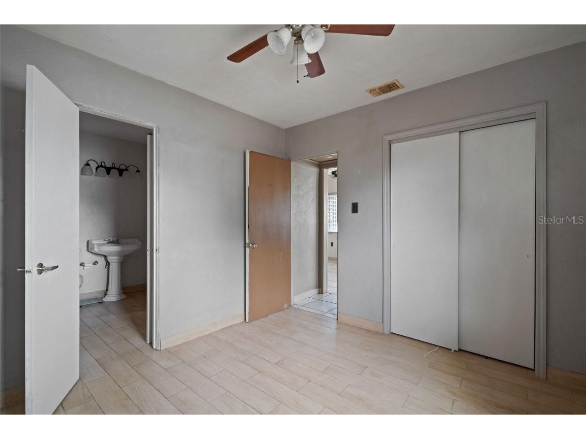 7141 56th Street N Pinellas Park FL 33781 TB8376397 image6