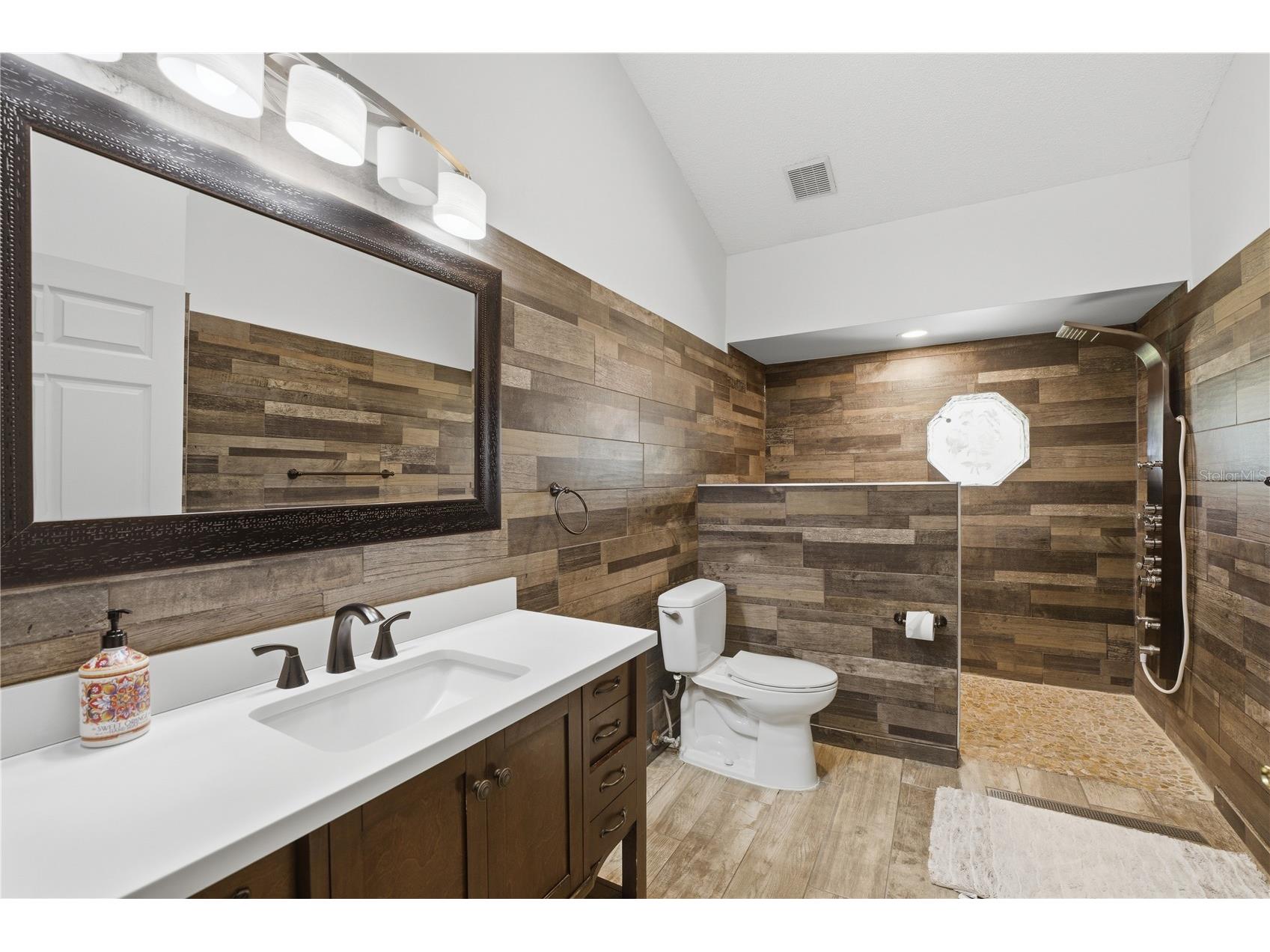 7141 Wooded Village Lane Orlando FL 32835 O6393100 image30