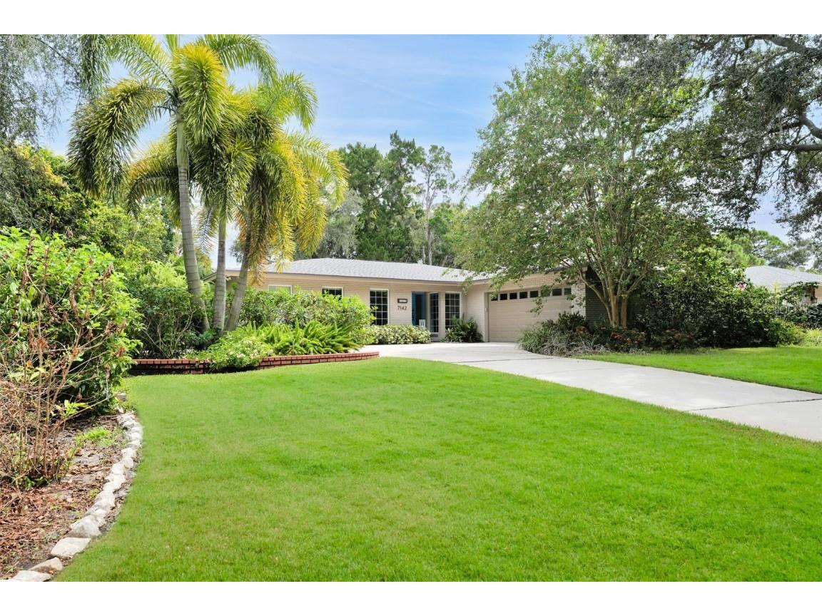 7142 Sunshine Drive S Saint Petersburg FL 33705 U8214404 image1