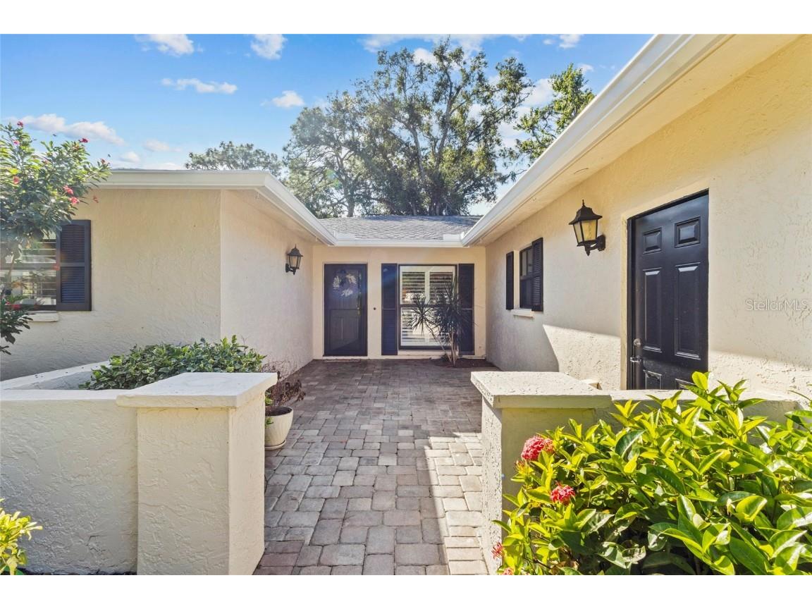 7143 Fairway Bend Lane Sarasota FL 34243 TB8440376 image1