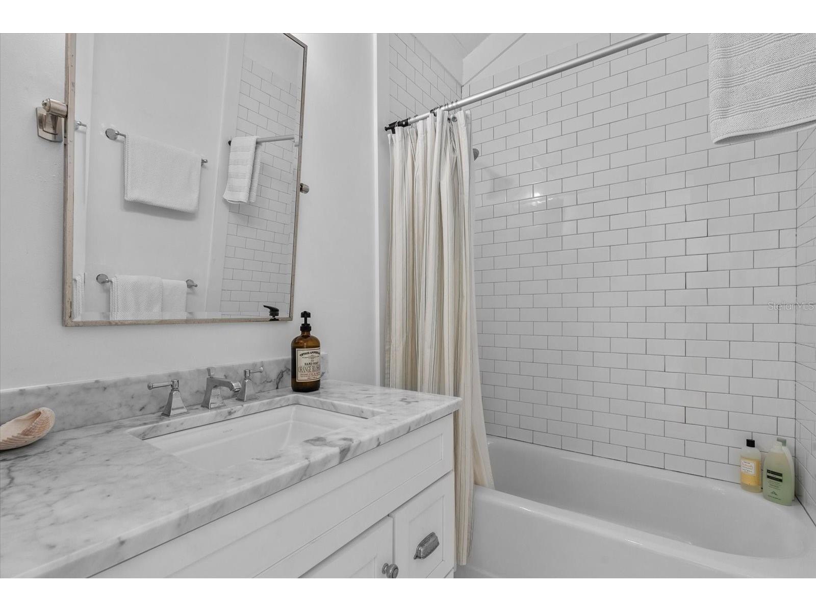 7143 La Lenaire Drive Longboat Key FL 34228 A4694196 image17