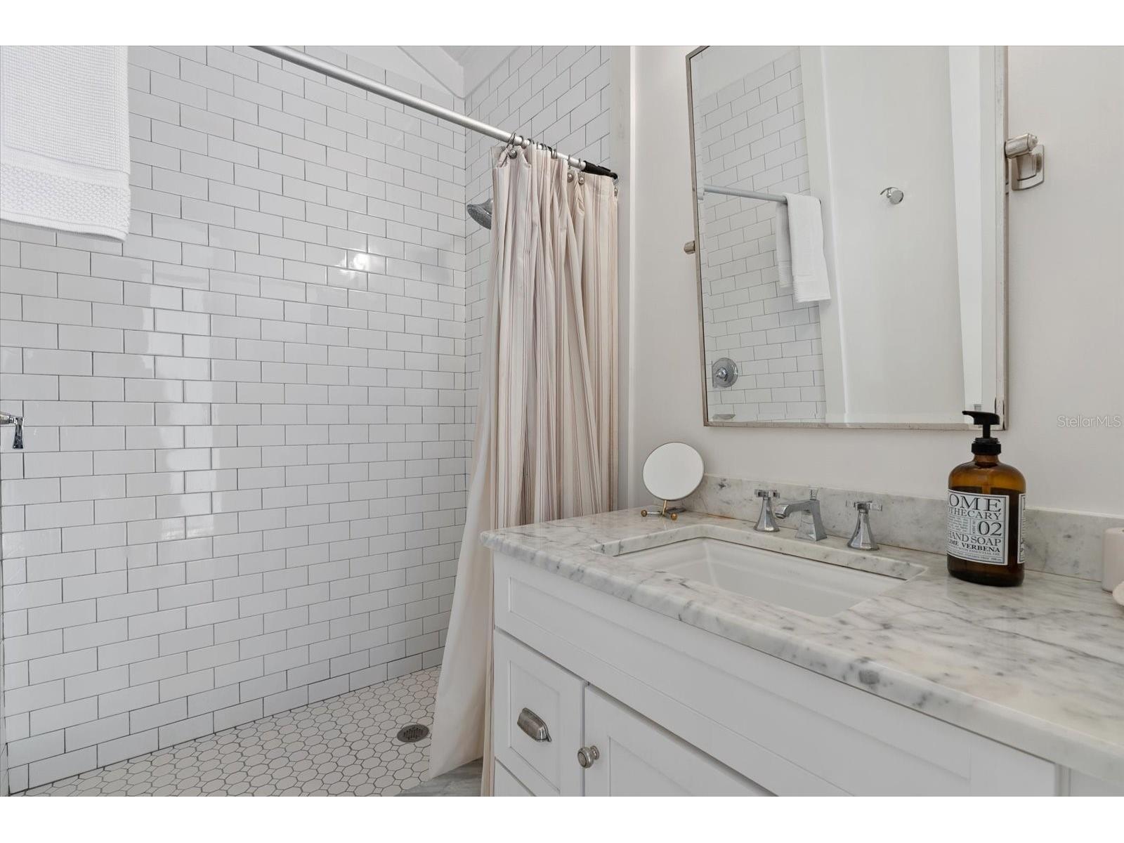 7143 La Lenaire Drive Longboat Key FL 34228 A4694196 image24