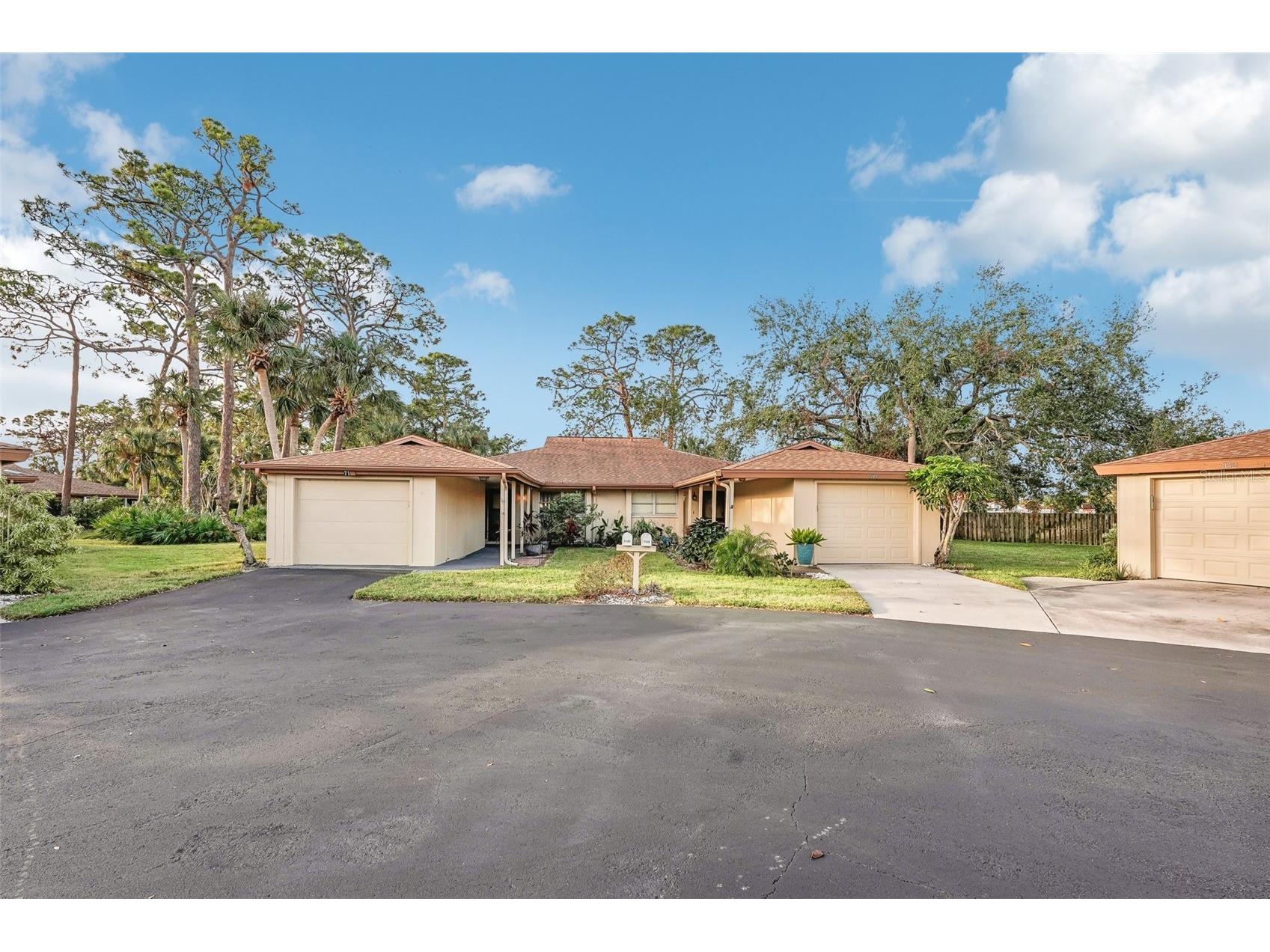 7145 Bright Creek Drive #33 Sarasota FL 34231 A4689181 image1