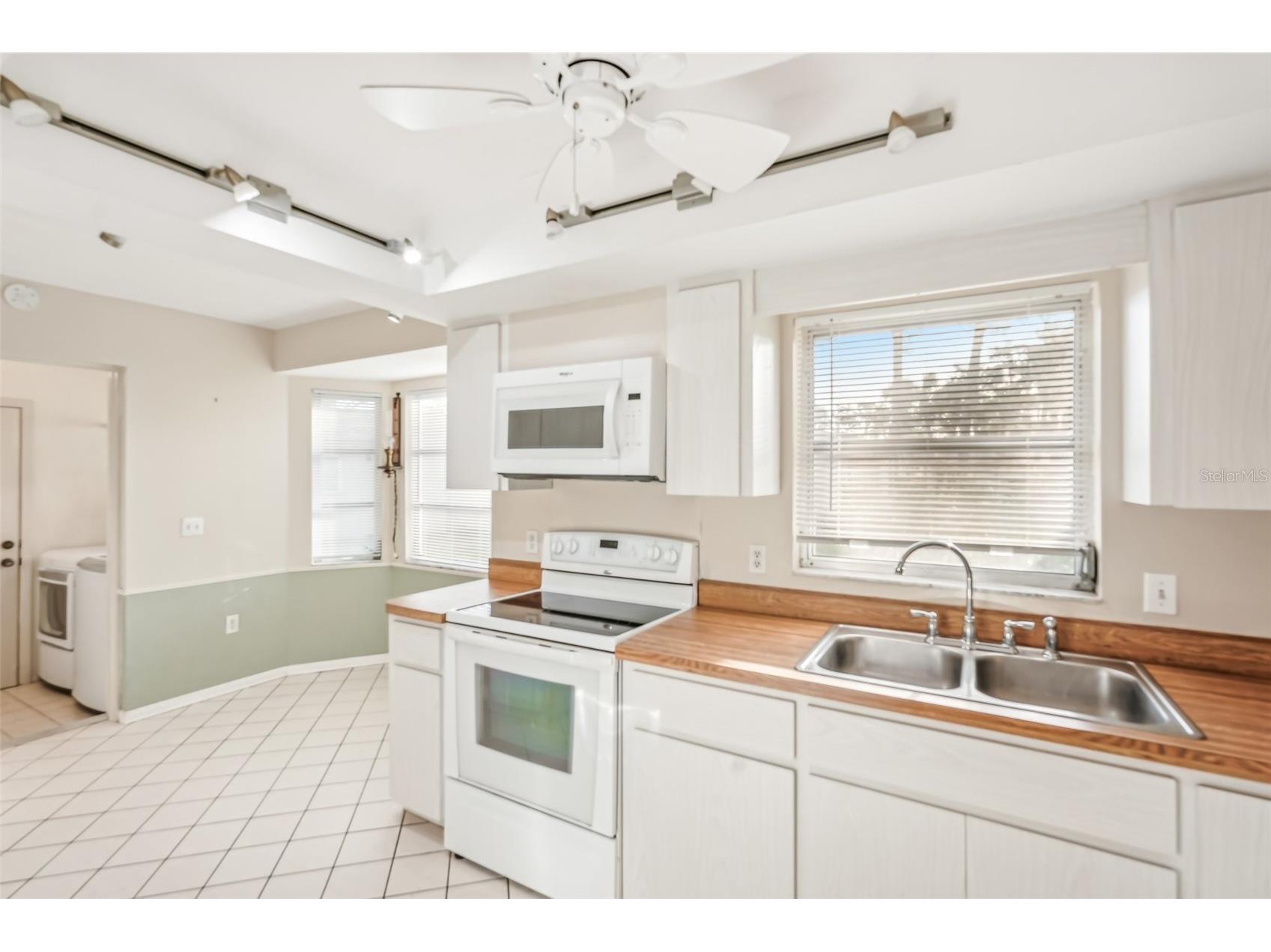 7145 Bright Creek Drive #33 Sarasota FL 34231 A4689181 image11