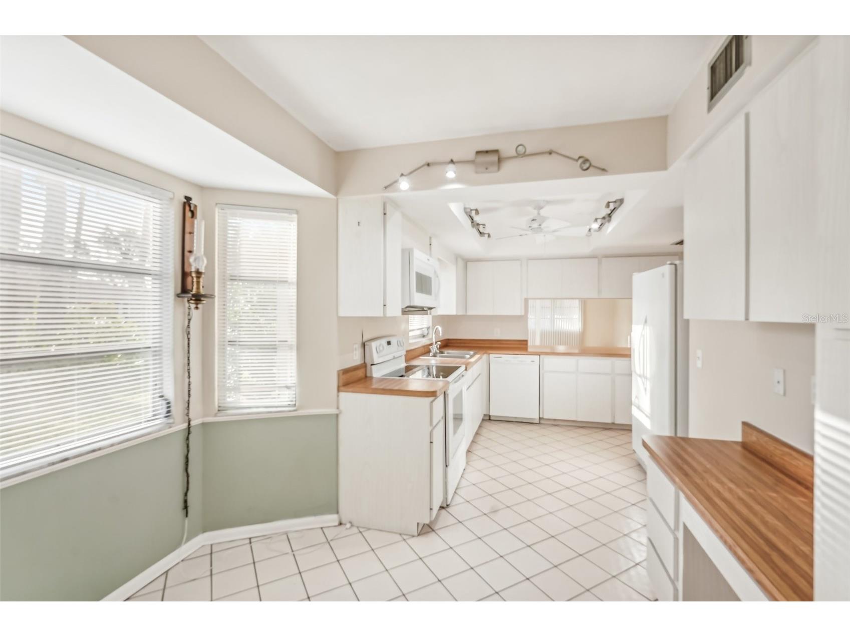 7145 Bright Creek Drive #33 Sarasota FL 34231 A4689181 image8