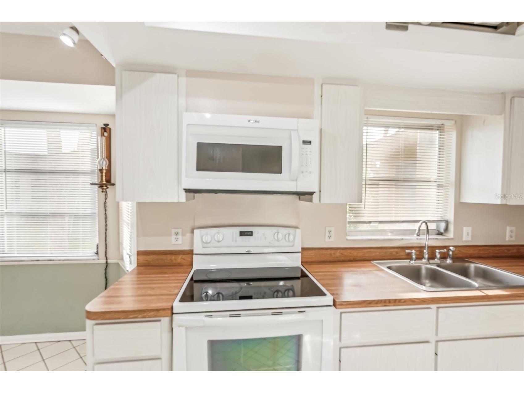 7145 Bright Creek Drive #33 Sarasota FL 34231 A4689181 image9