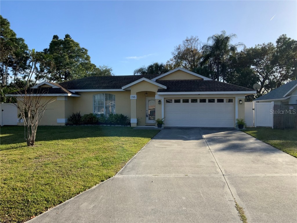 7145 Queen Palm Circle Sarasota FL 34243 A4598068 image1