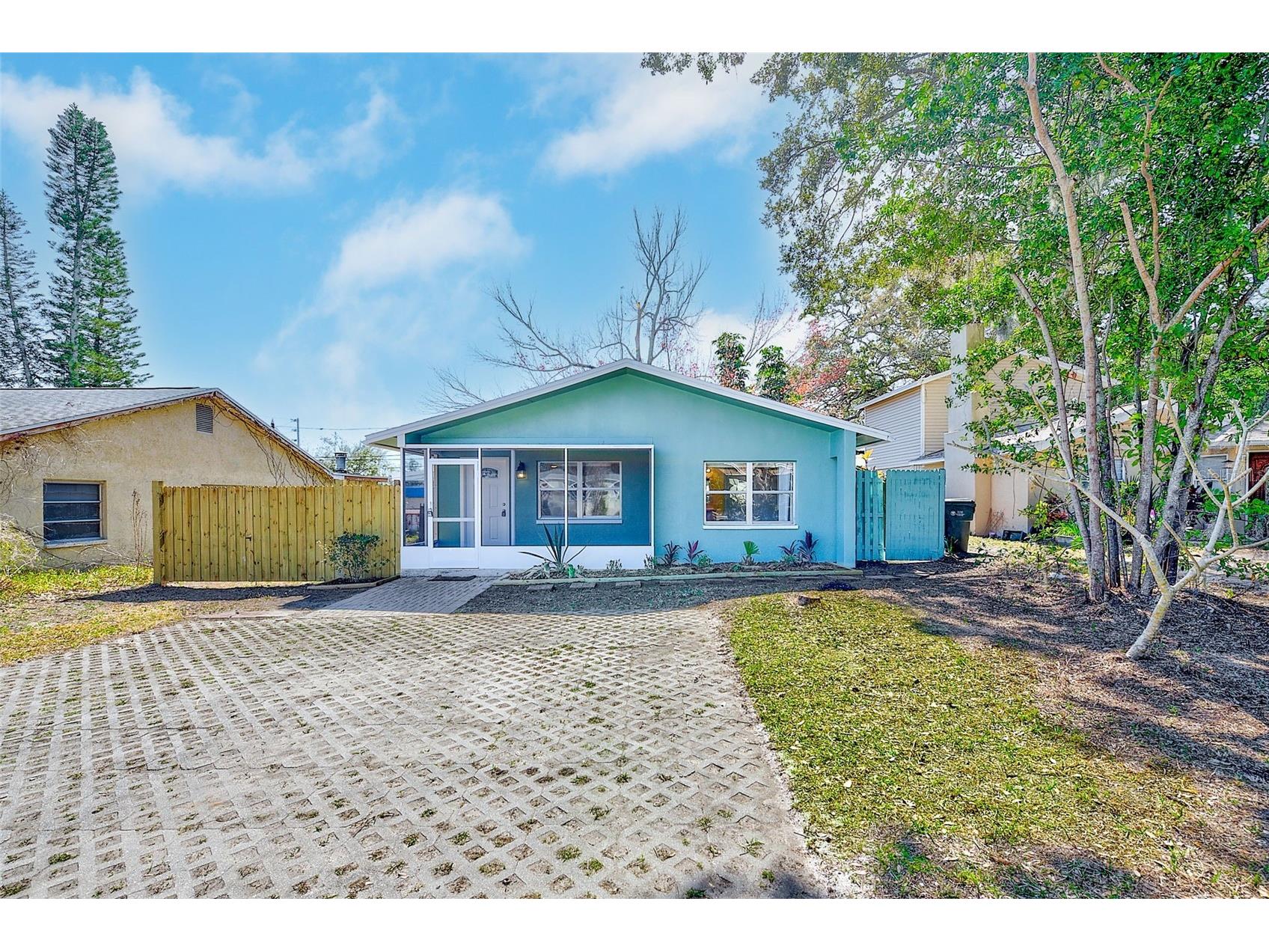 715 1st Avenue NE Largo FL 33770 TB8474696 image1