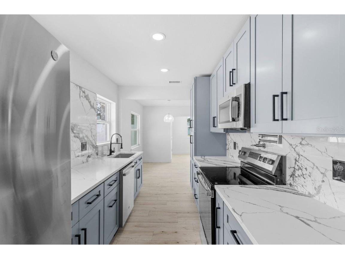 715 40th Avenue NE Saint Petersburg FL 33703 TB8425066 image10