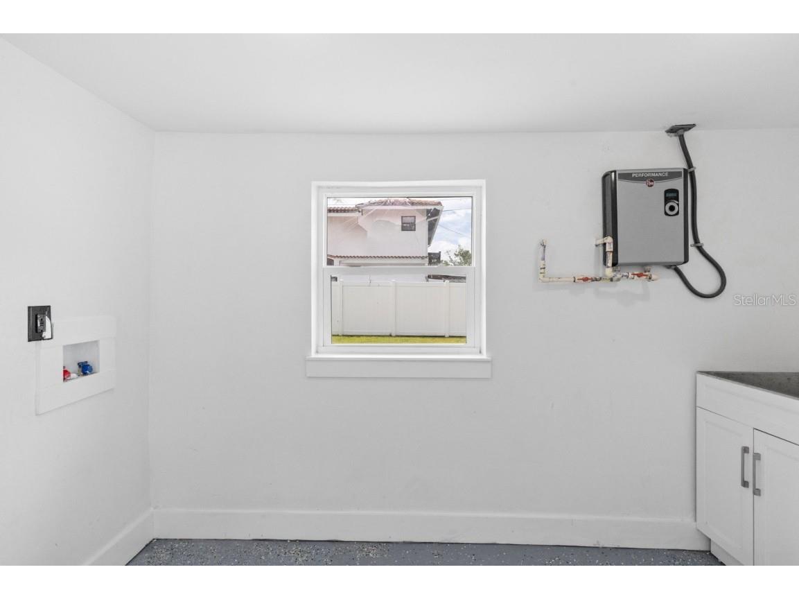 715 40th Avenue NE Saint Petersburg FL 33703 TB8425066 image22