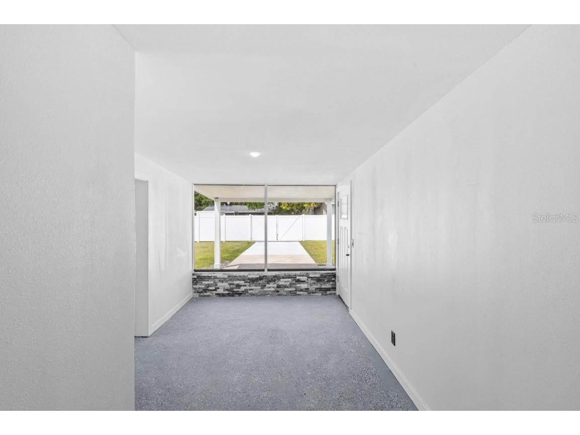 715 40th Avenue NE Saint Petersburg FL 33703 TB8425066 image24