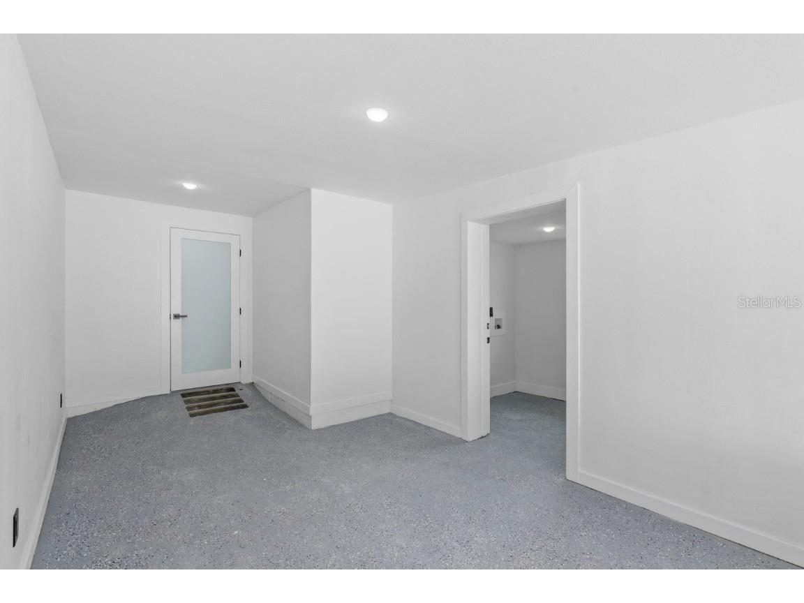 715 40th Avenue NE Saint Petersburg FL 33703 TB8425066 image25