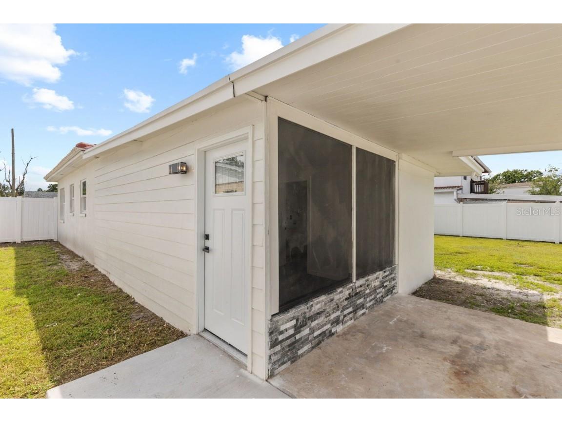 715 40th Avenue NE Saint Petersburg FL 33703 TB8425066 image26