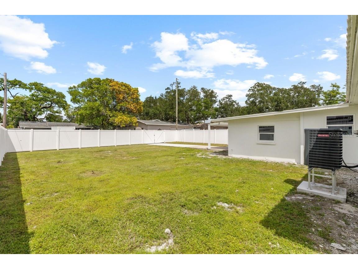 715 40th Avenue NE Saint Petersburg FL 33703 TB8425066 image30