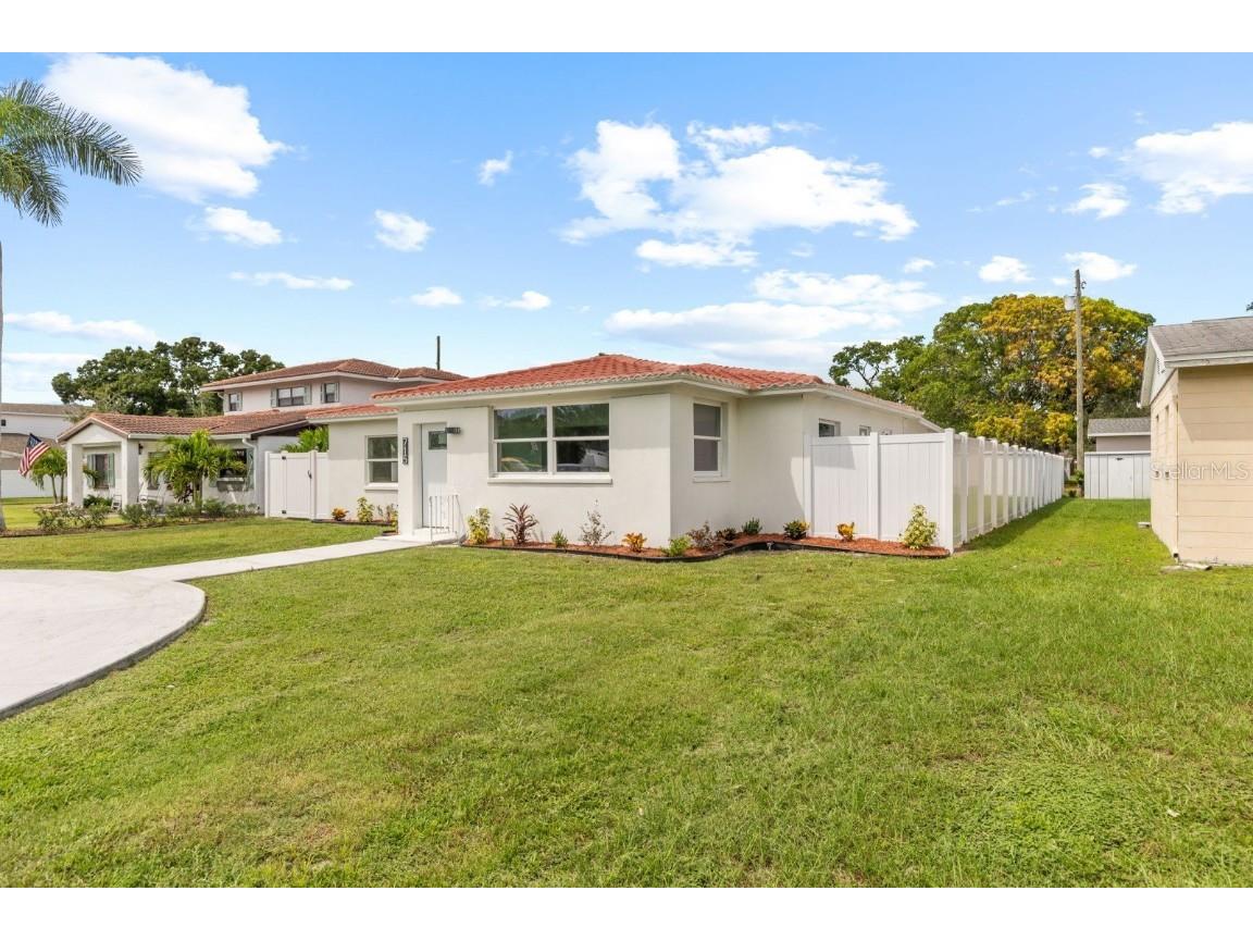 715 40th Avenue NE Saint Petersburg FL 33703 TB8425066 image33