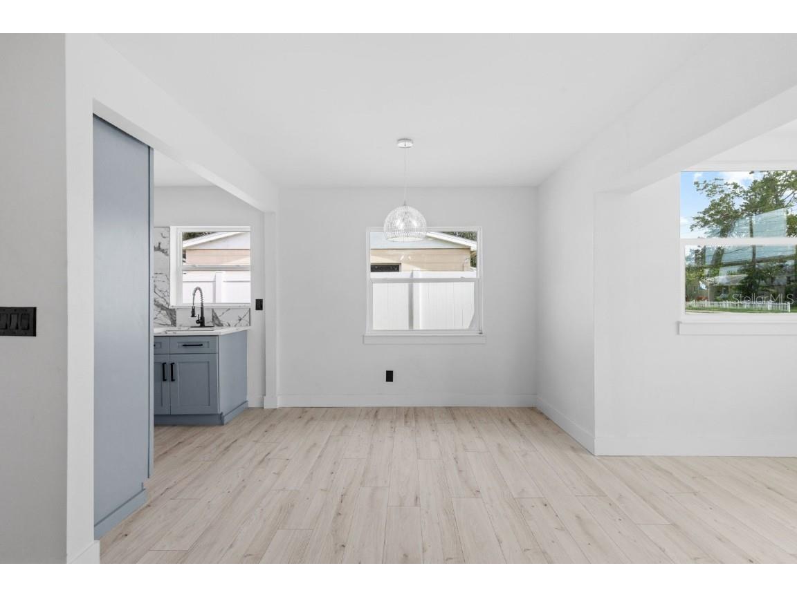 715 40th Avenue NE Saint Petersburg FL 33703 TB8425066 image7