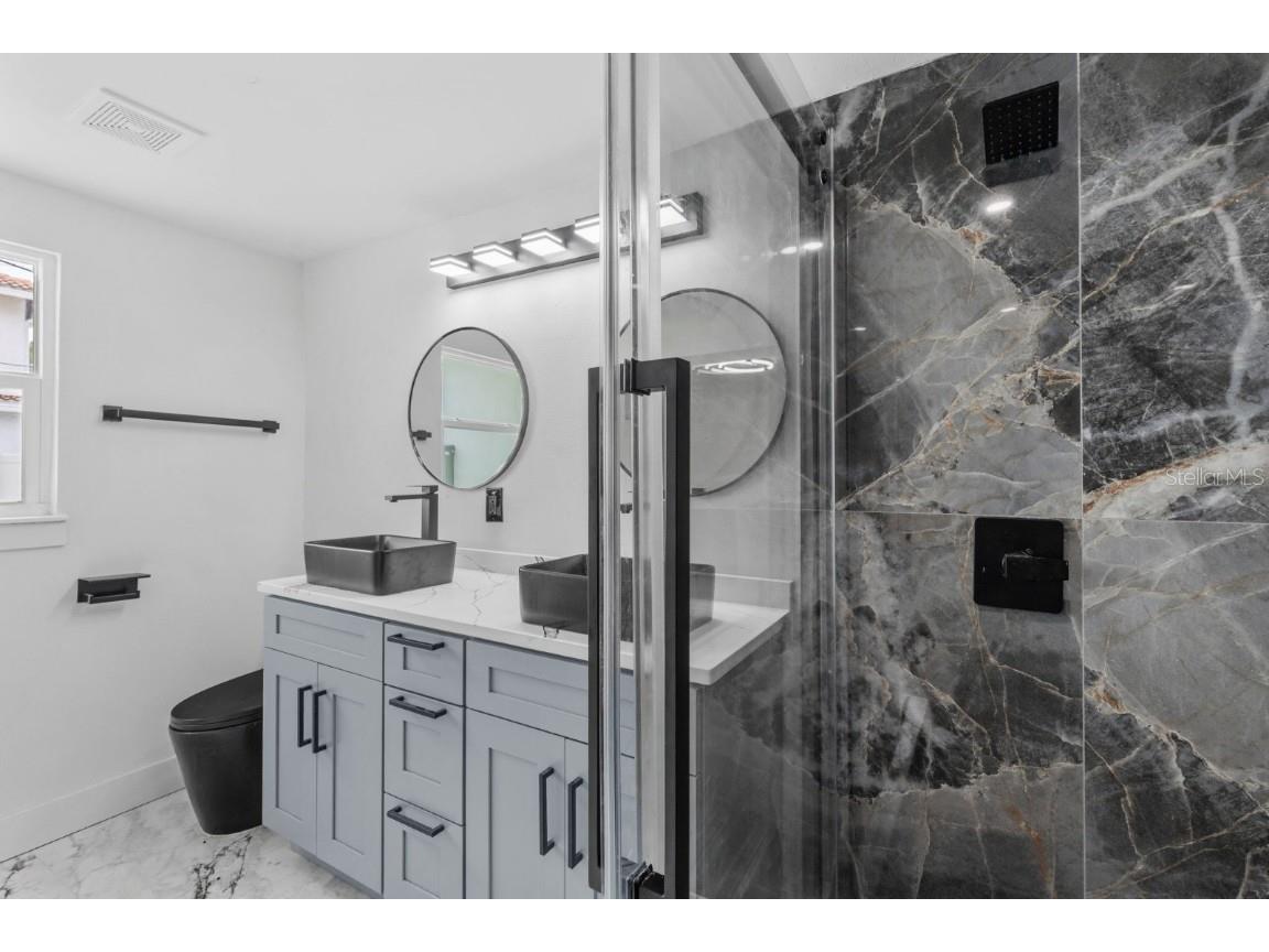 715 40th Avenue NE Saint Petersburg FL 33703 TB8437088 image14