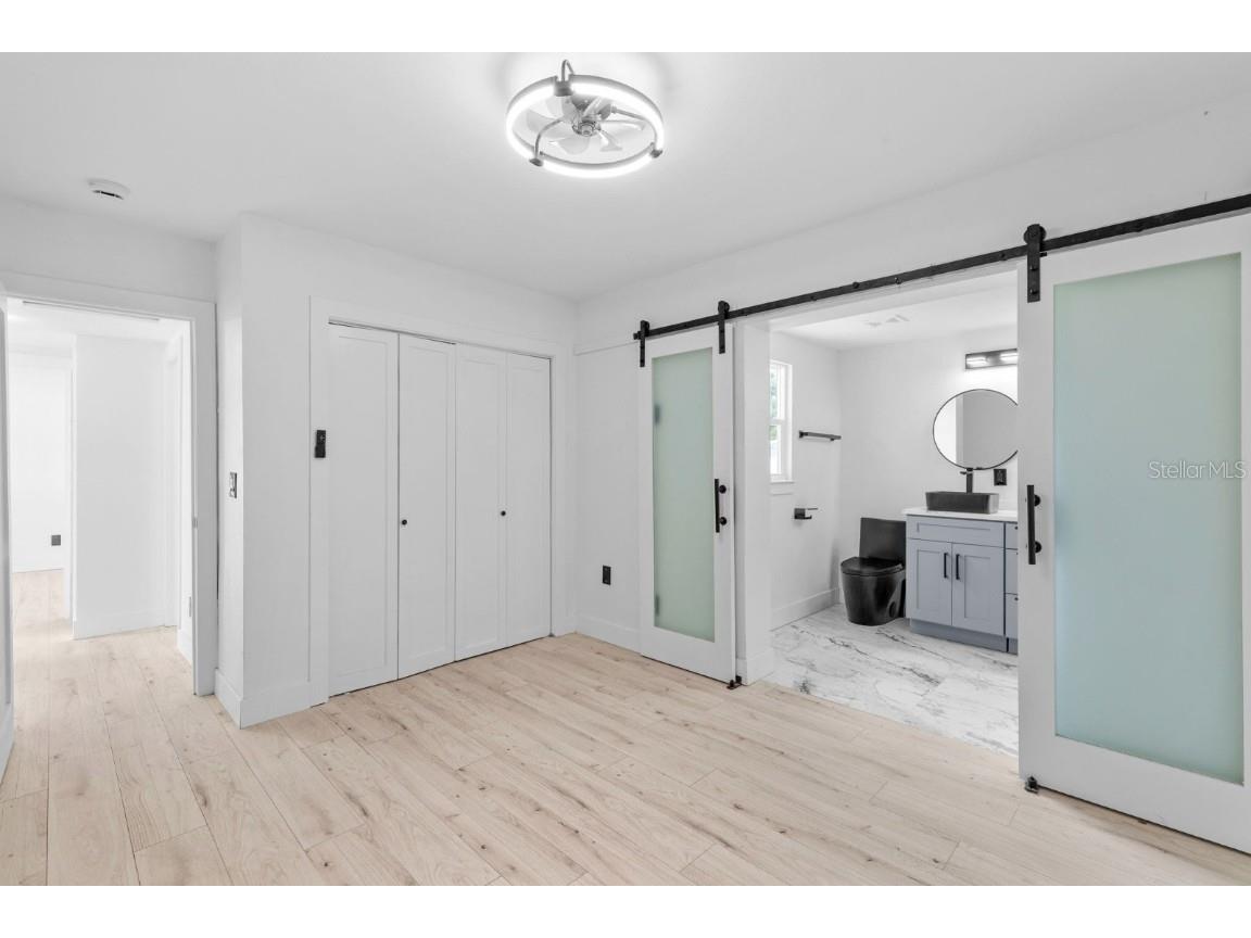 715 40th Avenue NE Saint Petersburg FL 33703 TB8437088 image18