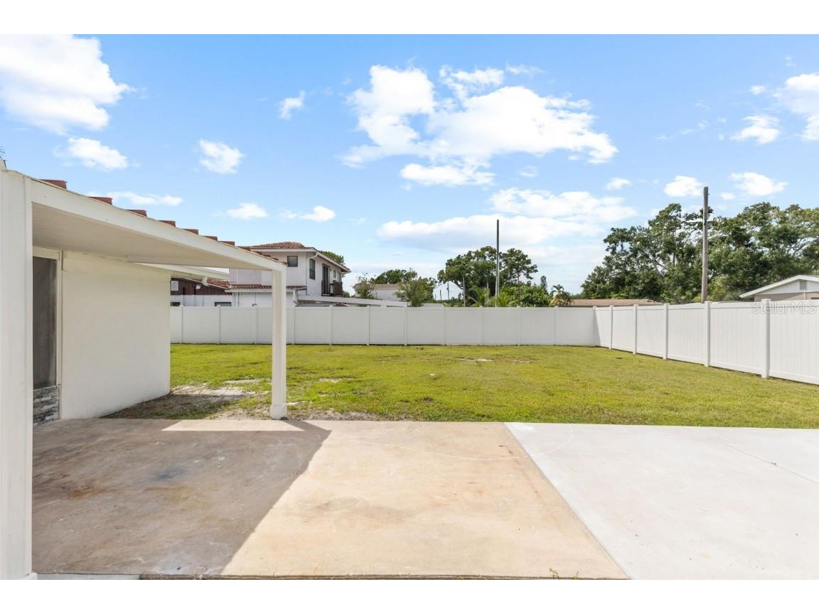 715 40th Avenue NE Saint Petersburg FL 33703 TB8437088 image22