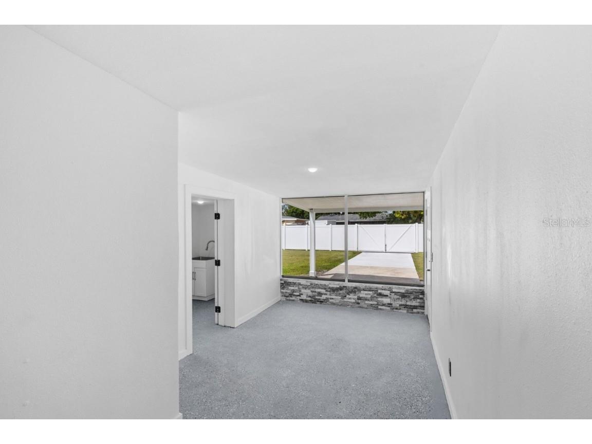 715 40th Avenue NE Saint Petersburg FL 33703 TB8437088 image25