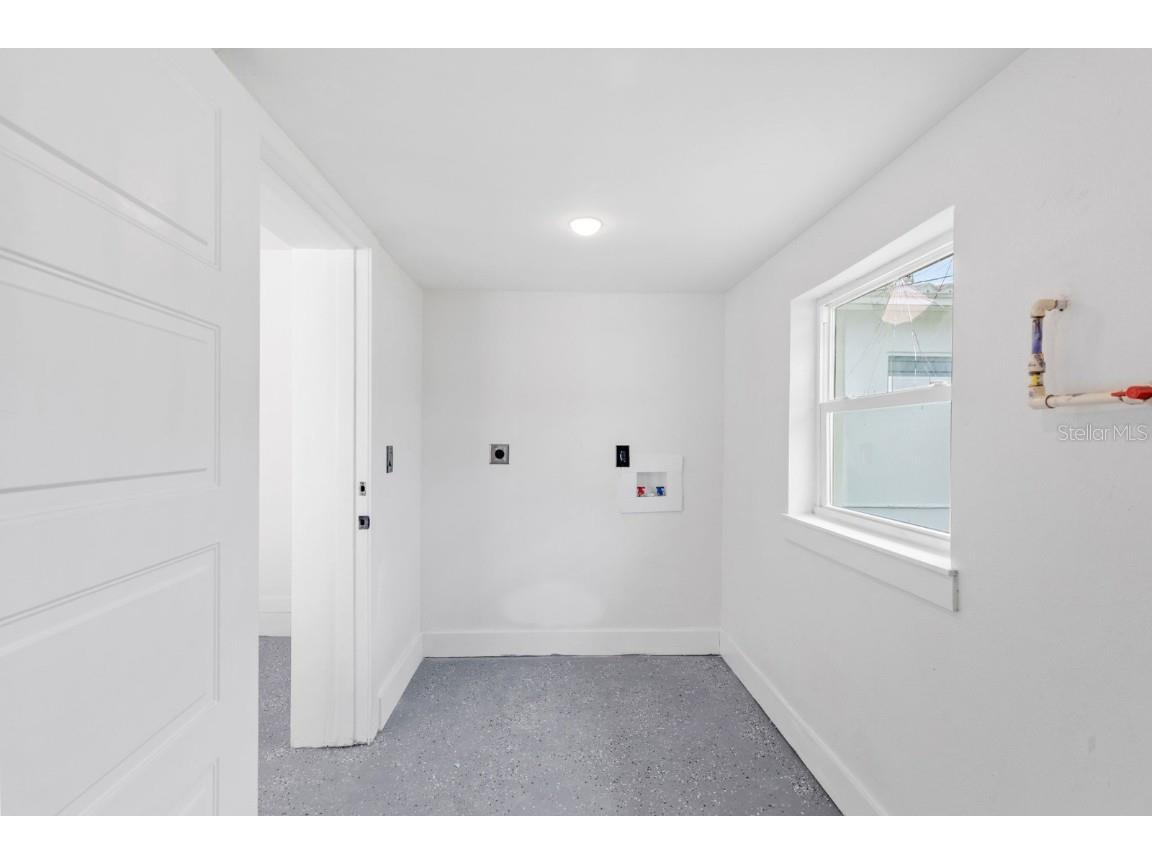 715 40th Avenue NE Saint Petersburg FL 33703 TB8437088 image26