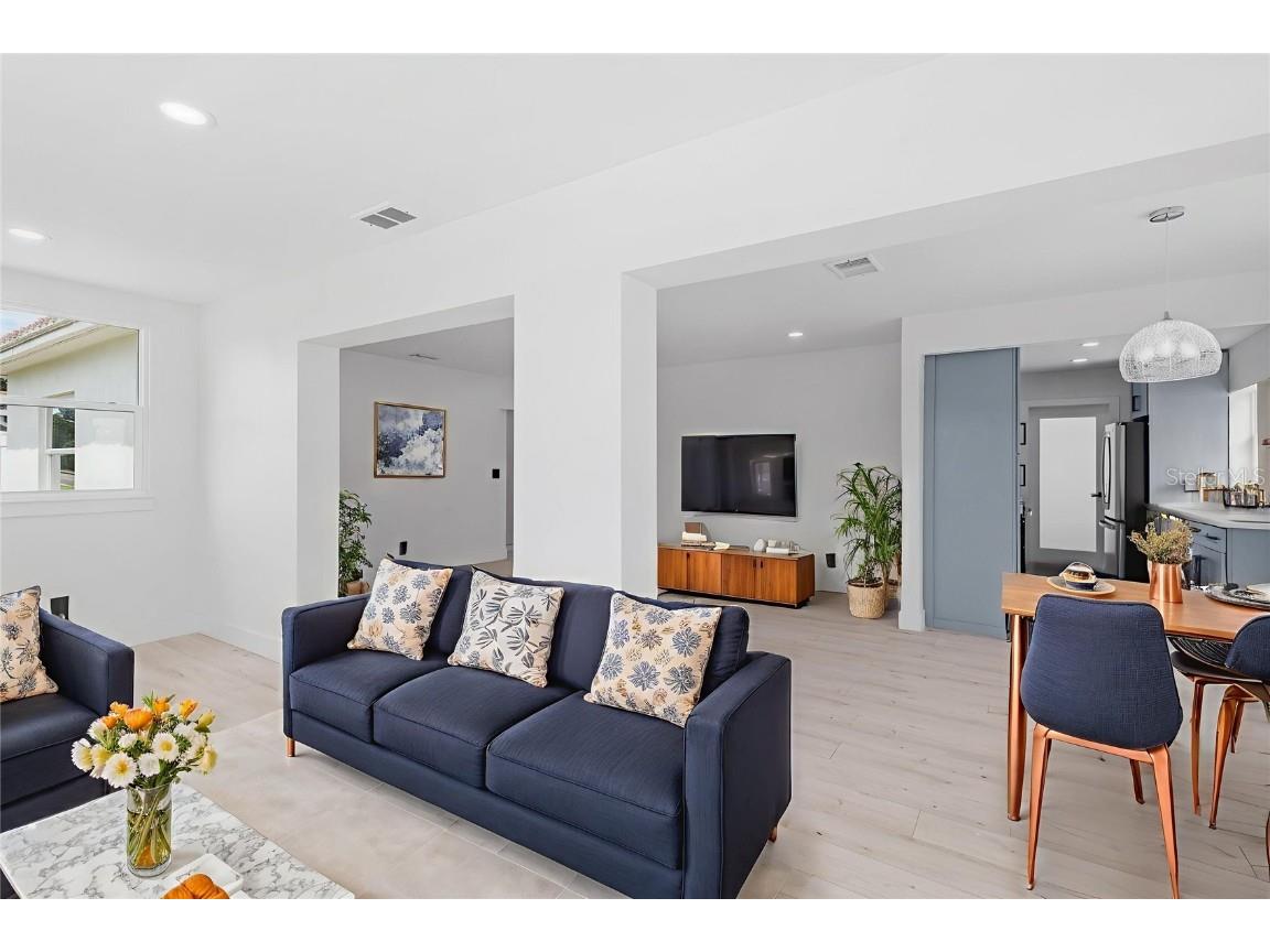 715 40th Avenue NE Saint Petersburg FL 33703 TB8437088 image5