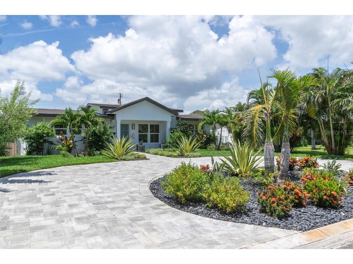 715 42nd Avenue NE Saint Petersburg FL 33703 U8207291 image1