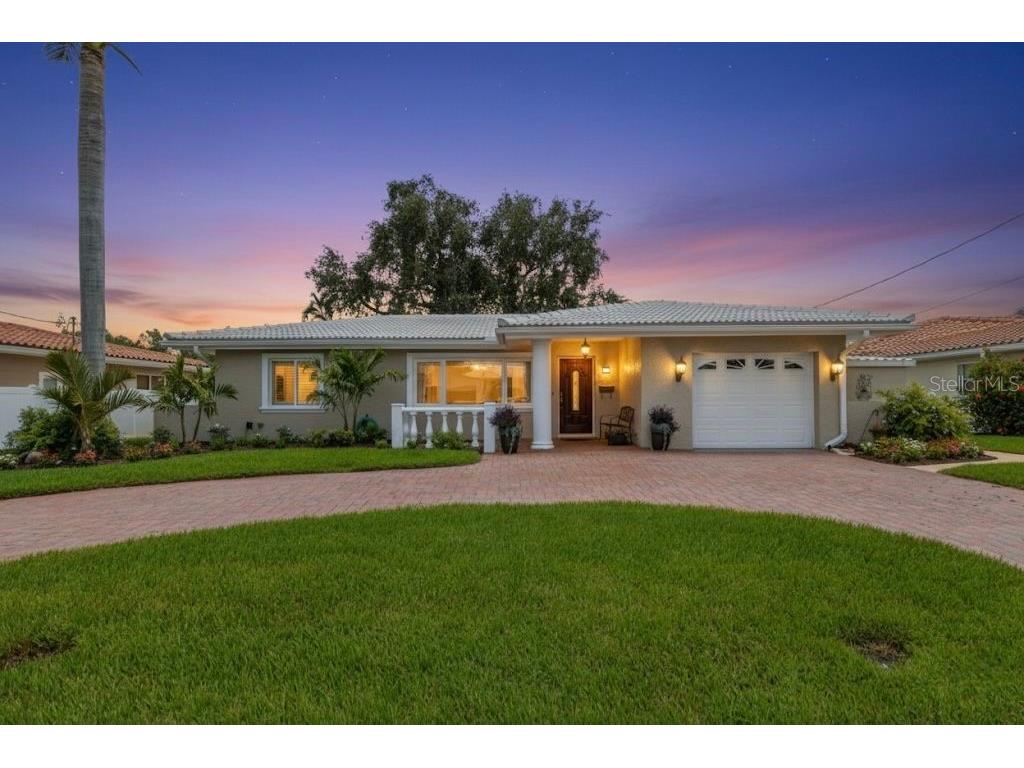 715 45th Avenue NE Saint Petersburg FL 33703 TB8392157 image1