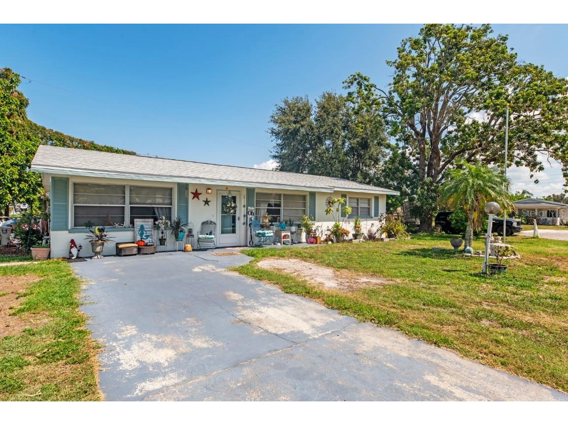 715 53rd Avenue Drive W Bradenton FL 34207 - Ruby Lake A4582961 image1