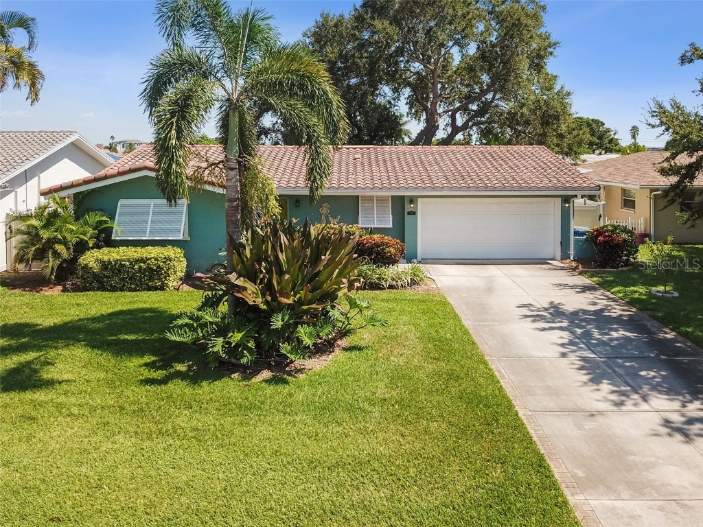 715 Capri Boulevard Treasure Island FL 33706 - BOCA CIEGA BAY U8211884 image1